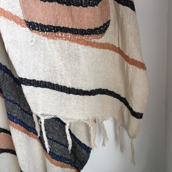 🌵 SOLD Desert Daze Open Knit Dusty Rose Poncho 🌵 - Picture 4 of 4